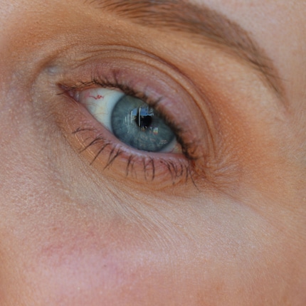 ... et effectivement, les ridules semblent moins prononcées. Mais l’effet est minime.