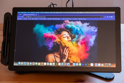 À première vue, l’écran semble très performant en matière de couleurs. Les mesures de couverture de l’espace colorimétrique ne confirment pas cette impression.