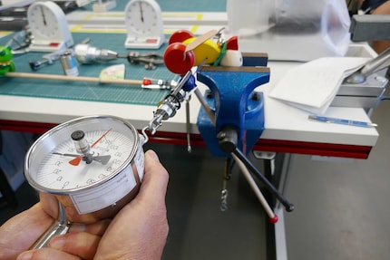 Holz-Ente in der Klemme: Die Spielsachen mussten durch über 200 Belastungstests.