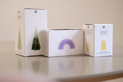 Die Kerzengiessformen von links nach rechts: Sternenkegel, Bogen, Zylinder.