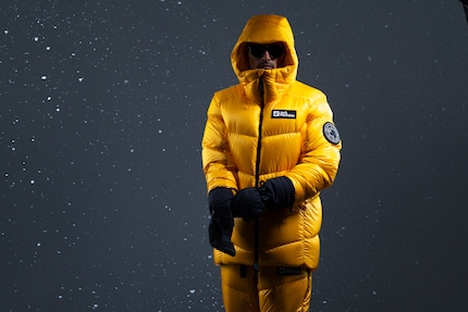 Abbigliamento invernale con piumino privo di PFAS di Jack Wolfskin.