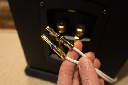 The cable ends look much better with banana plugs.