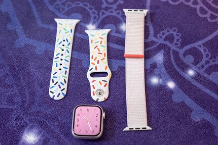 The silicone wristband is stylish but cumbersome. I opt for the more practical Velcro strap.