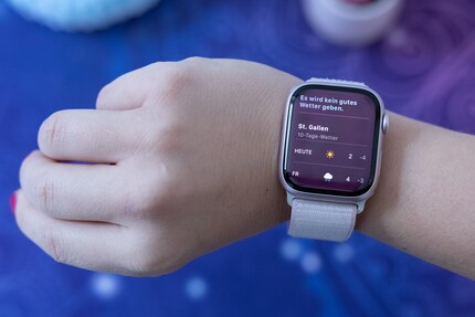Siri shows me the latest weather data, even in aeroplane mode.