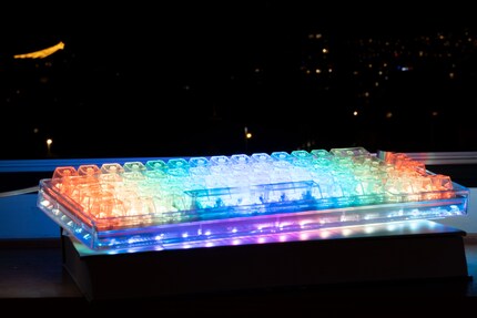 Sì, la DK460 di Deltaco è radiosa.