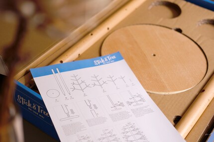 Obwohl der Aufbau auch intuitiv gelingt, ist eine Anleitung im Lieferumfang enthalten.