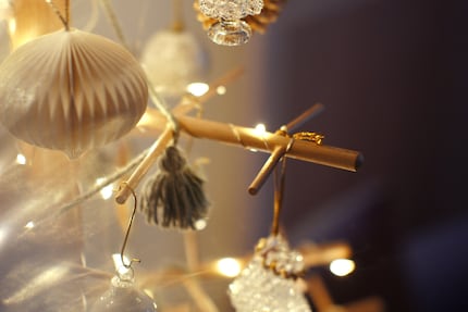 Der Steck-Baum ist ein dekoratives Objekt, das du selber interpretieren kannst.