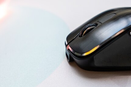 Das Scrollrad der Cherry MW 8C Ergo kann nicht mit dem der MX Master mithalten.