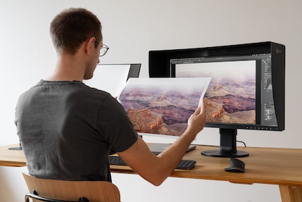 How it has to be: my photo looks the same in print as it does on the screen. This requires good hardware and seamless colour management.