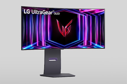 Der 34GS95QE (auf diesem Bild) und sein grösserer Bruder 39GS95QE sehen praktisch gleich aus. Das Gehäuse ist in mattem Grau gehalten.