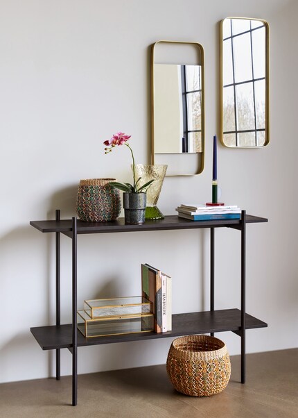 «Cipriano» decorates bare walls without adding too much bulk.