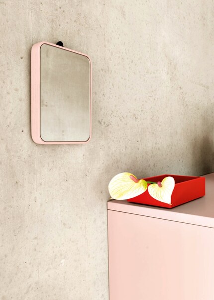 «View» in the colour «Dusky Rose» provides a delicate splash of colour in the room.