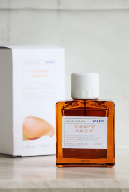 Floral, oriental, boisé : c’est les adjectifs que Korres utilise pour décrire son eau de toilette.