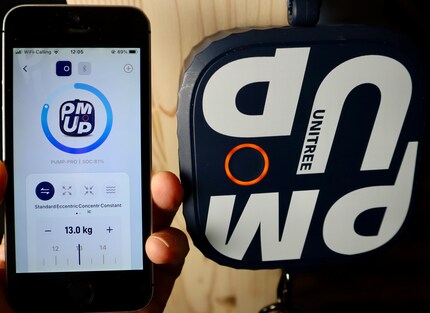 Mit der App kann ich zwischen verschiedenen Modi wählen, den Widerstand einstellen, Workout-Tutorials anschauen oder an Challenges teilnehmen.