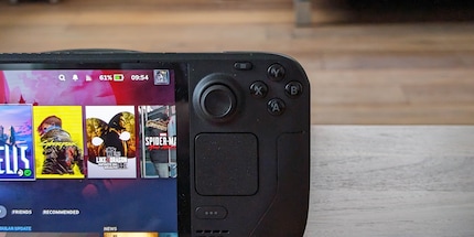 For a serious PC gaming handheld, touchpads are a must.