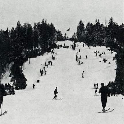 The Holmenkollbakken in 1892.