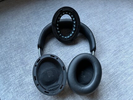 The holes make changing ear cushions easy without any fiddling.