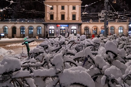 Taken without a tripod and at high ISO. At this size, you can’t see the noise.