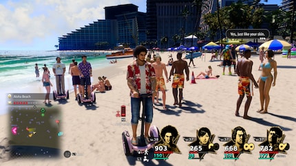 Ichiban et ses amis peuvent explorer la ville non seulement à pied, mais aussi en segway.