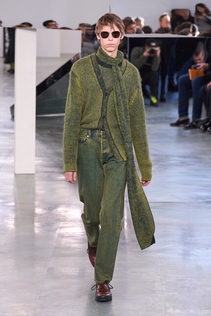 .... o con una sfumatura verde come quelli di Paul Smith ricordano lo stile grunge degli anni '90.
