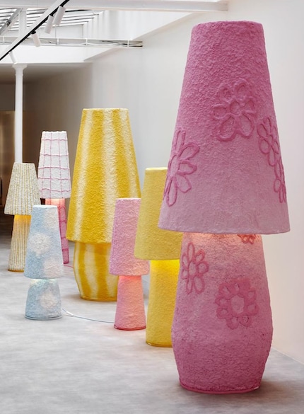 Looks like an eccentric art project – and it is: the floor lamps Dixie, Maddie, April, Ava, Hailey, Daria, Hannah and Abby by artist Léa Mestres. 
