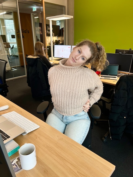 Tilt the head to the side…