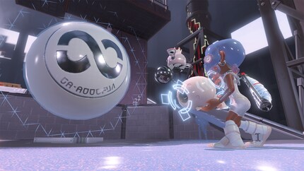 À chaque étage, il y a une nouvelle mission à accomplir. Ici, je dois envoyer une boule de billard surdimensionnée dans la cible et tenir les ennemis à distance.