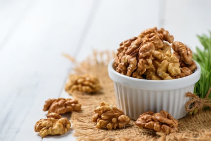 Noci: sono ricche di grassi e proteine.