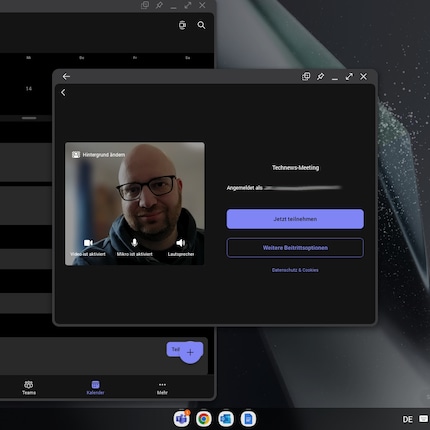 La fotocamera si allinea automaticamente e Teams può anche sfocare lo sfondo in DeX.