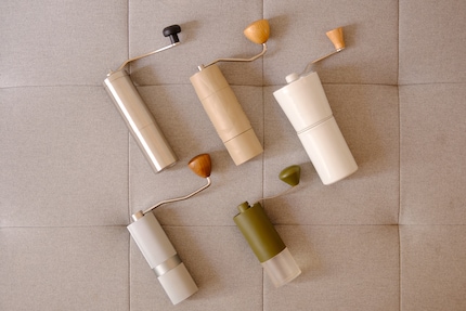 Cinq modèles, cinq marques : Porlex, Commandante, Hario, MHW3 Bomber, Minos.