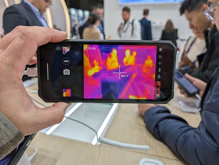 The BL9000 Pro has a built-in thermal imaging camera from Flir.