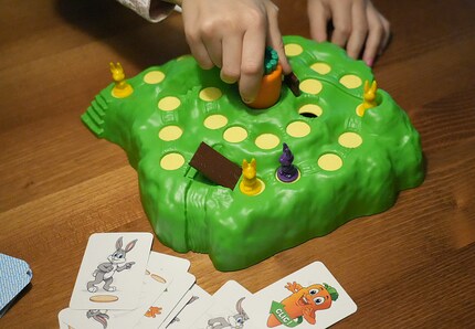 Der Weg zur Karotte ist steinig. Oder anders gesagt: voller Löcher, und fieser Hindernissen.