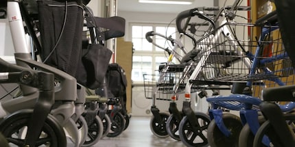 Von den acht getesteten Rollatoren findest du drei bei uns im Shop.