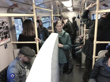 È più o meno così che mi sento con il mio pacco gigante sui mezzi pubblici.