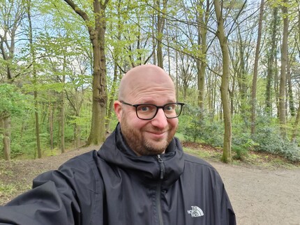 Without beauty filters, selfie shots show everything.