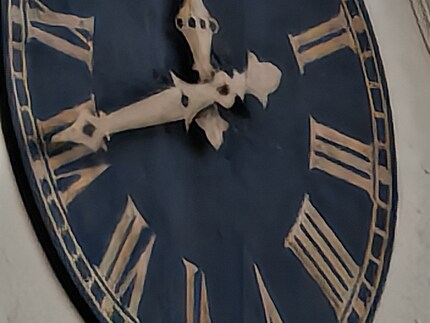 The 50× zoom still provides a recognisable image, but it doesn’t look pretty.