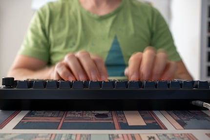 Typing on the Alloy Rise 75 is heavenly.