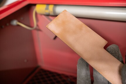 Il reste encore un peu de la couche de protection sur la surface.