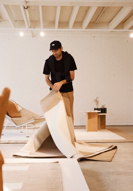 Maana Studios est aujourd’hui une jeune marque de tapis, meubles et accessoires suisse.