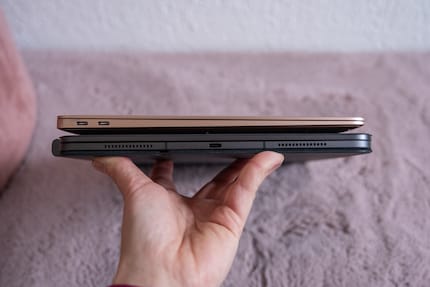 Met Magic Keyboard is de iPad even dik als de MacBook Air M1 - en ongeveer even zwaar.