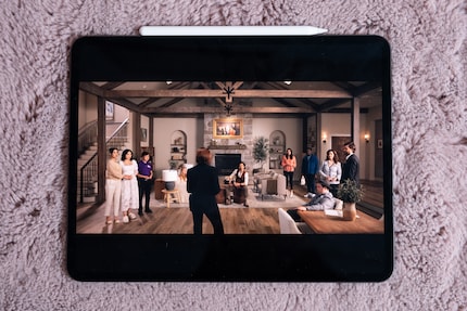 Het OLED-scherm is tiptop voor video's, maar het formaat zorgt voor vervelende zwarte balken.