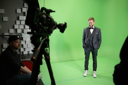 Sebastian (right) prepares for the Oscar ceremony that Trant (left) has come up with.