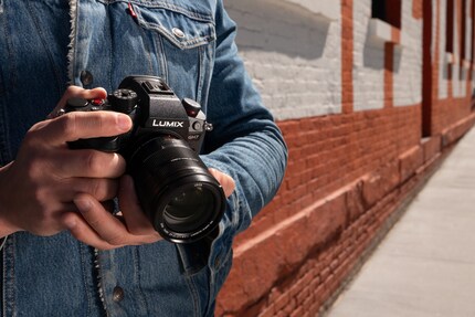 The GH7 is not particularly small for its sensor size. But the functionality makes up for the disadvantages in image quality, depending on the application.