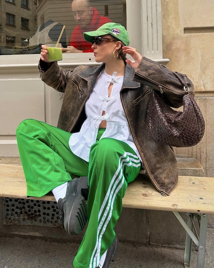 Romantik trifft Athleisure Wear.