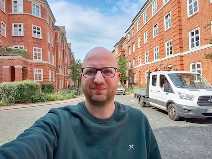 No real difference to the main camera.