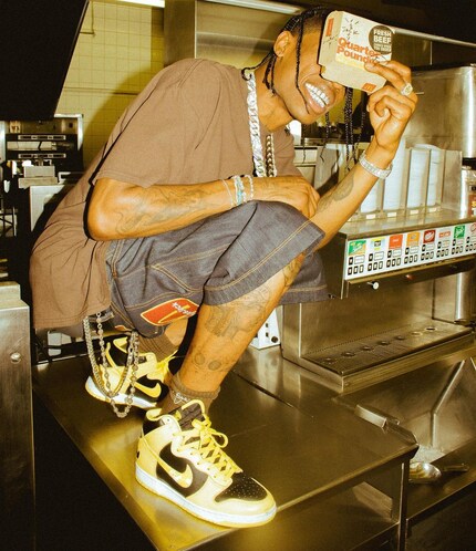 Il rapper Travis Scott è uno dei pochi a possedere la sneaker originale dei Wu-Tang.
