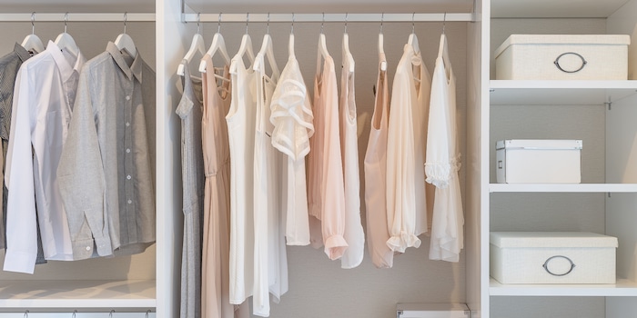 Votre rêve d'avoir une armoire bien rangée pourrait bientôt devenir réalité. Votre rêve d'avoir une armoire bien rangée pourrait bientôt devenir réalité.