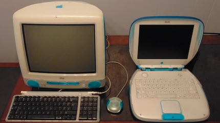 L’iBook était commercialisé comme un iMac portable et en avait l’apparence.