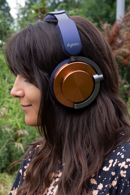 Mi piacciono molto le cuffie di profilo...