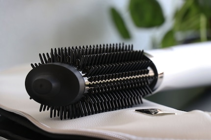 Le setole rigide avranno una buona presa sui miei capelli?